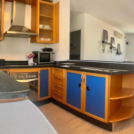 Piso Centrico Con Parking Gratis Appartamento