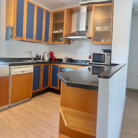 Piso Centrico Con Parking Gratis روندا